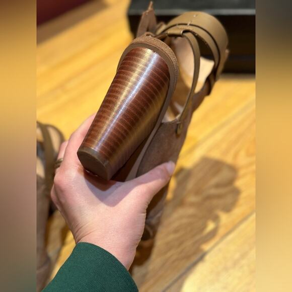 Joe’s Petra heeled peep toe booties. Size 37.5. - Picture 4 of 11